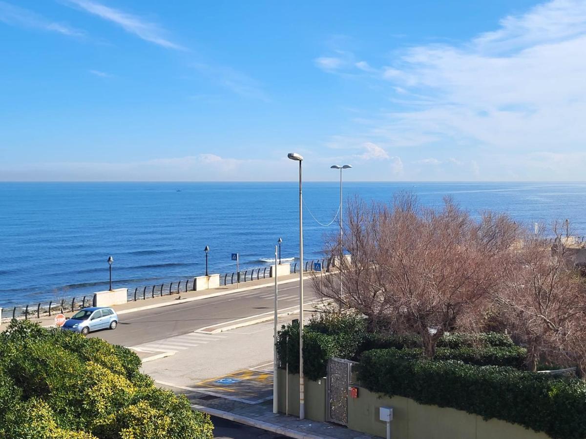 Hotel Casa Al Mare Bari Exterior foto